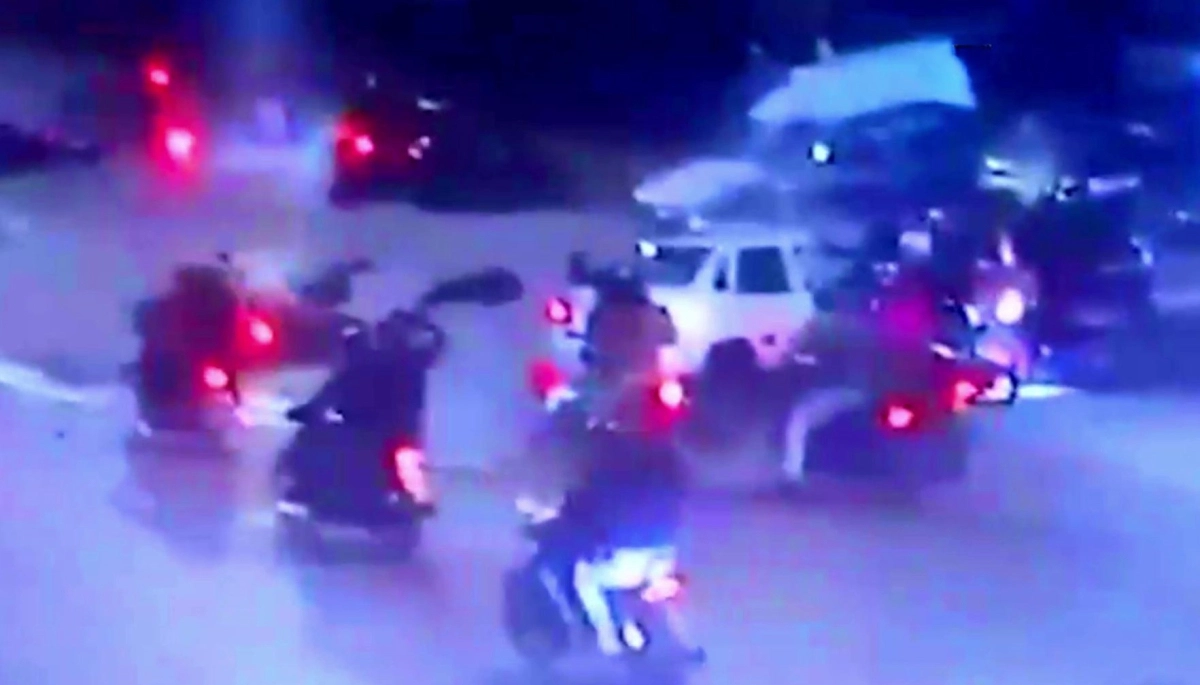 Descontrol en Mar del Plata: una caravana de motos acabó con varios choques y un joven fallecido
