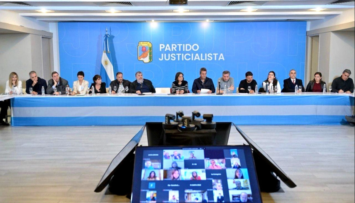 “Argentina con Cristina”: Máximo Kirchner convocó al peronismo, por ahora sin Kicillof