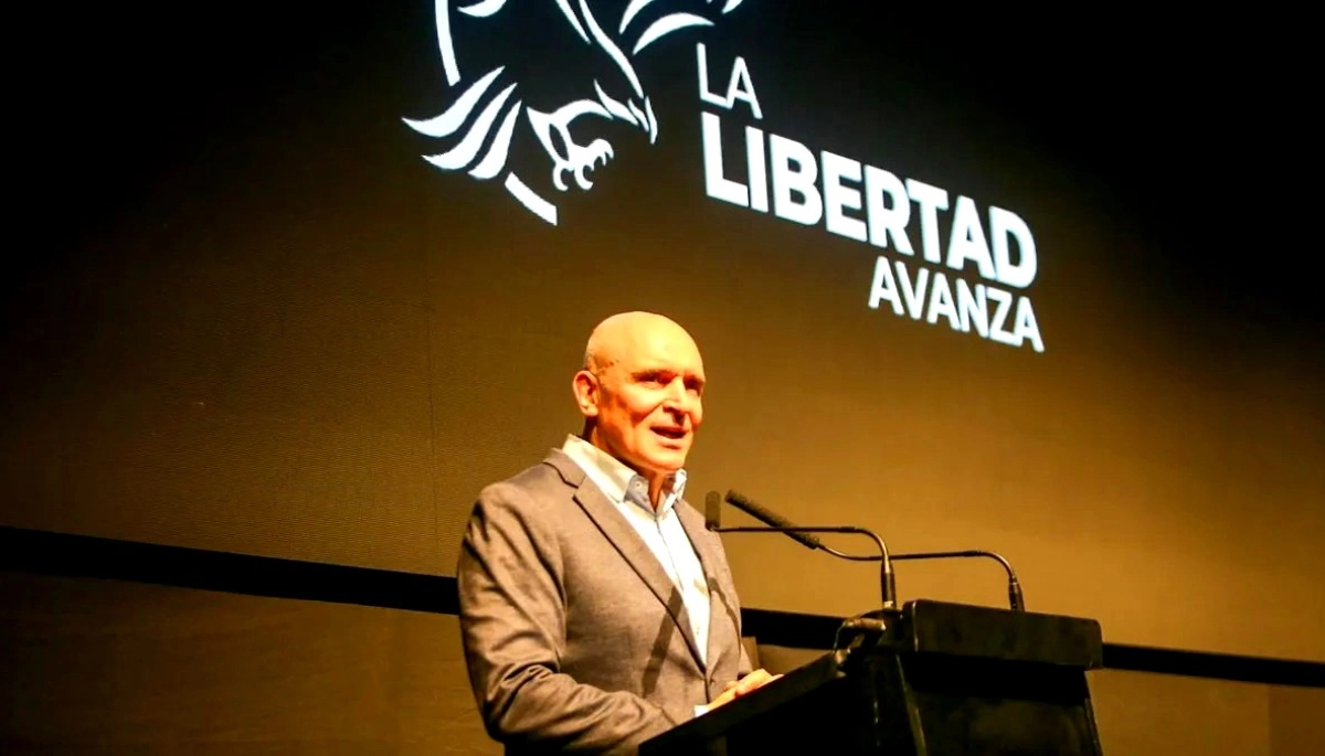 Espert en modo campaña: "El kirchnerismo detonó la economía y la mente de los bonaerenses"
