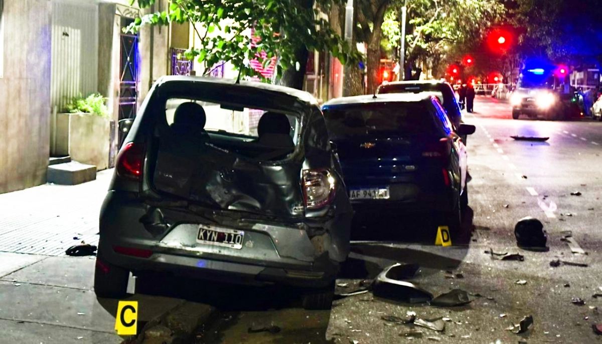 Detuvieron a un sujeto que robó una camioneta, mató a un motociclista y dejó un tendal de autos chocados