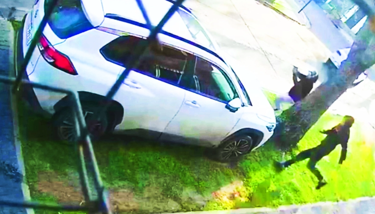 Llegó a la casa, le pusieron una pistola en la cabeza y le robaron la camioneta