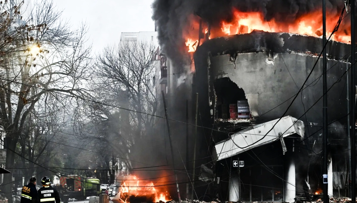 El edificio que se derrumbó en La Plata había sido clausurado por la Municipalidad