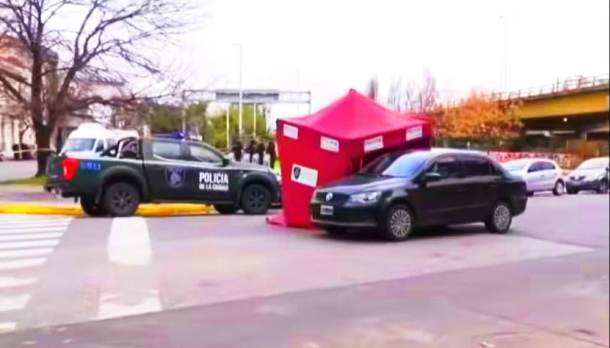 Conmoción en Barracas: efectivo de la Policía de la Ciudad abatió a un motochorro que le pretendió robar