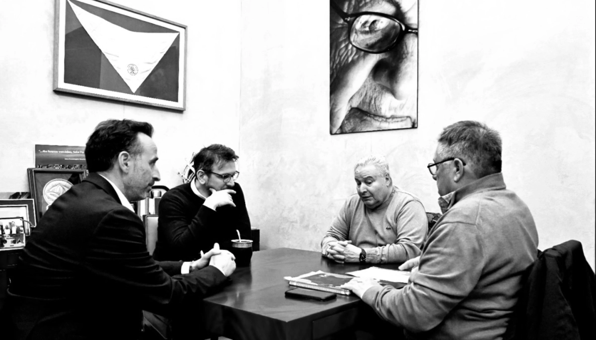 A los gritos e insultos,  Alessandro tensionó una reunión de Fuerza Patria en la Segunda Sección