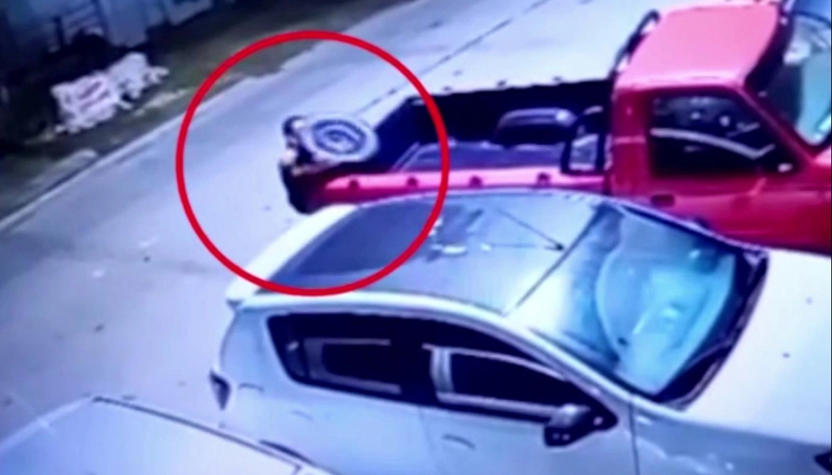 El COT interceptó a un sujeto que escapaba tras robar una auto en la vía pública