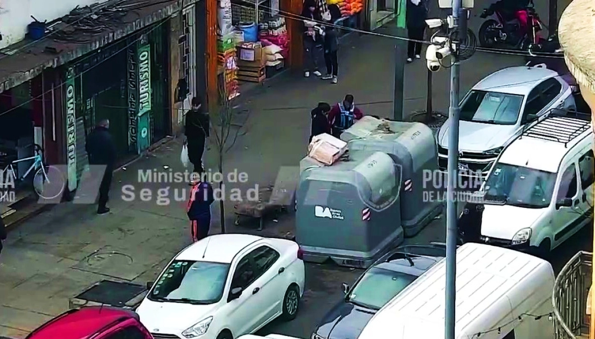 Policía de la Ciudad detuvo a un arrebatador que robó en una parada de colectivos en Liniers