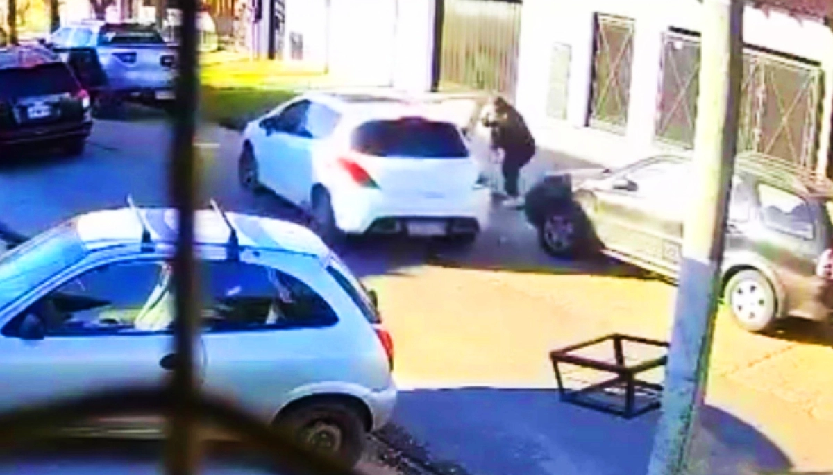 A mitad de la tarde, un hombre fue asaltado con un arma tumbera en Tres de Febrero