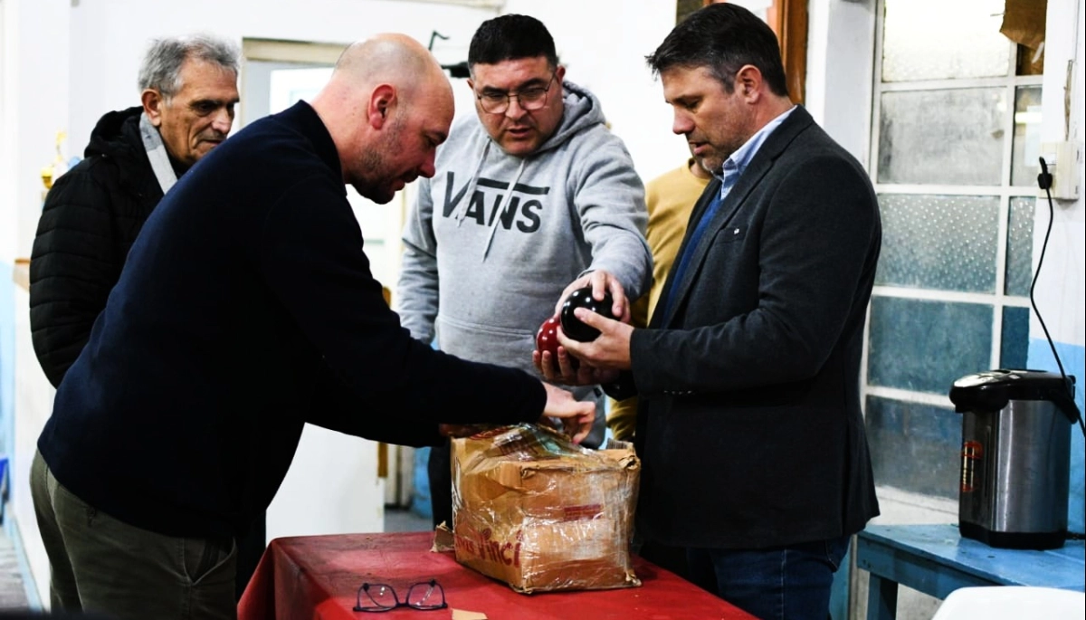 Hourcade presentó nuevos elementos deportivos para Sport Club y Unión de Magdalena