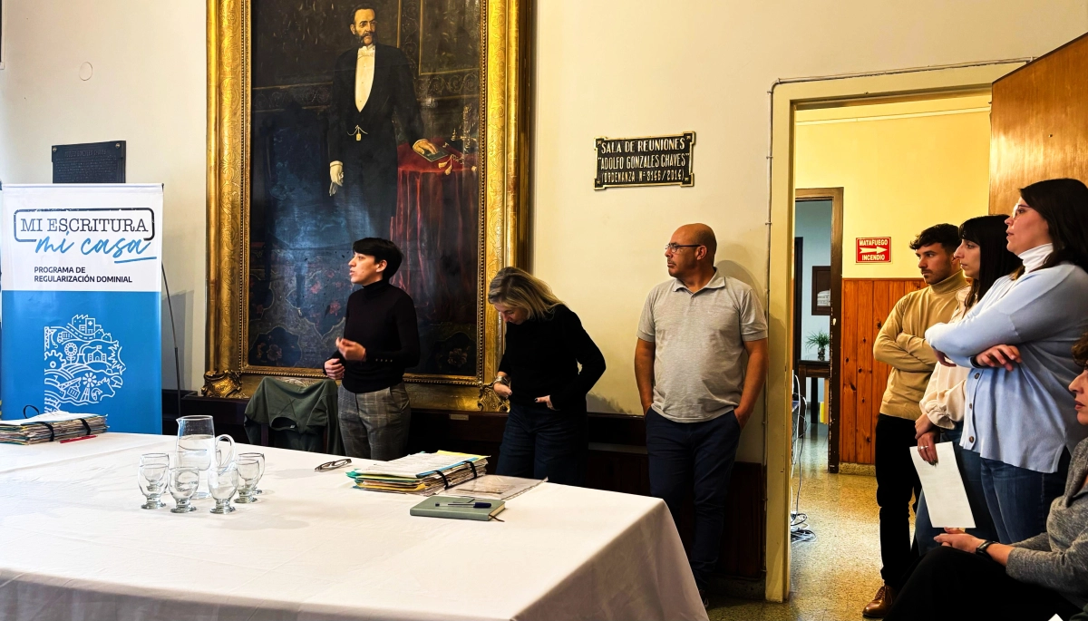 En el Palacio Municipal: Lucía Gómez firmó 26 escrituras para las familias de Adolfo Gonzales Chaves