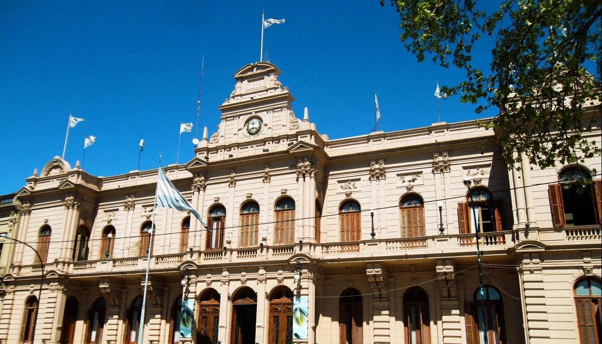 Britos anunció una suba salarial del 10,25% en dos tramos para municipales de Chivilcoy