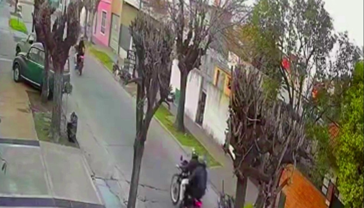 En José C. Paz, una manada de motochorros asaltó a un DiDi moto y a la pasajera