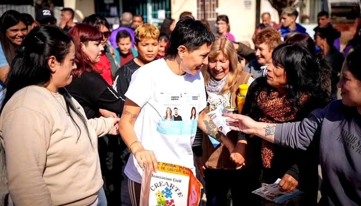 Quilmes: Mayra Mendoza y Ceci Soler recorrieron los avances de las obras de asfalto en San Francisco Solano
