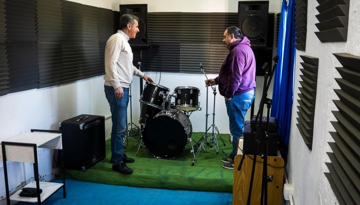 Juanci Martínez presentó la nueva Sala de Ensayo totalmente equipada para Rivadavia