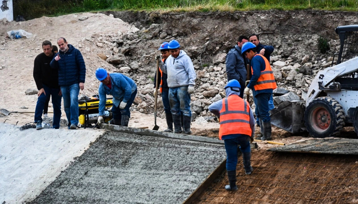 Bahía Blanca: Susbielles recorrió las obras que se realizan en el partidor de aguas del Parque de Mayo