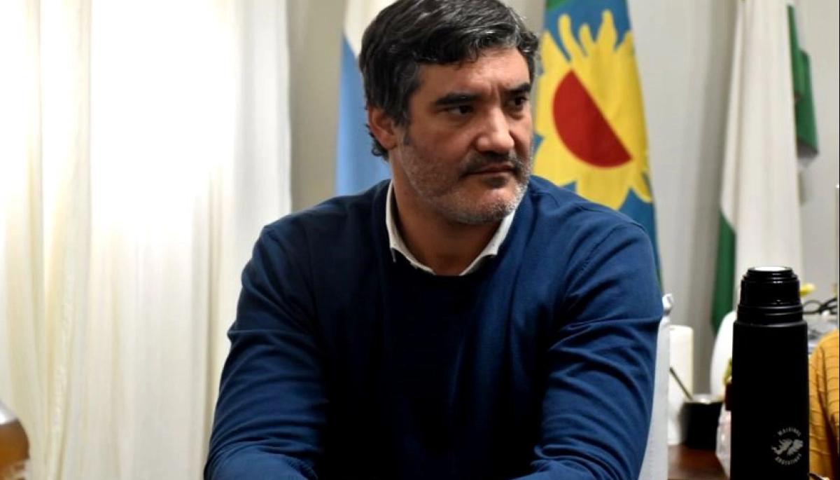 Cuál fue la explicación del intendente de Brandsen tras la pelea callejera con un concejal kicillofista