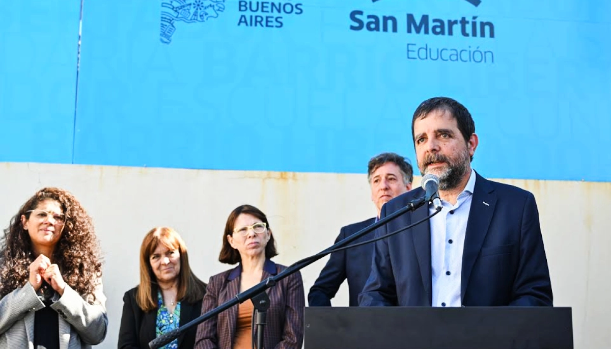 Junto a Kicillof y Taiana, Moreira encabezó un acto en San Martín en el Día del Maestro