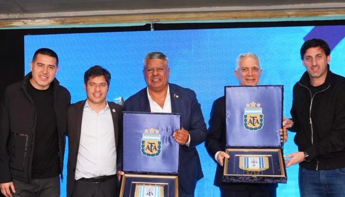 Kicillof, Riquelme y Tapia en la presentación de la transformación del Estadio Único de La Plata