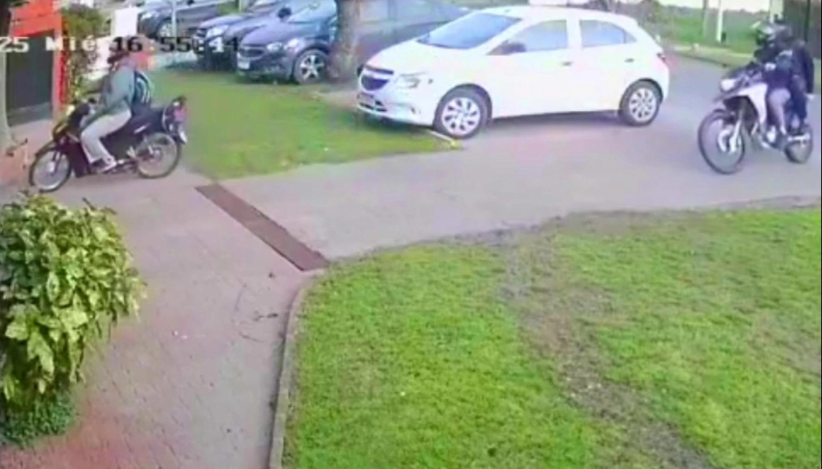 Motochorros récord en Mar del Plata: llegó a la casa y le robaron la moto en 5 segundos
