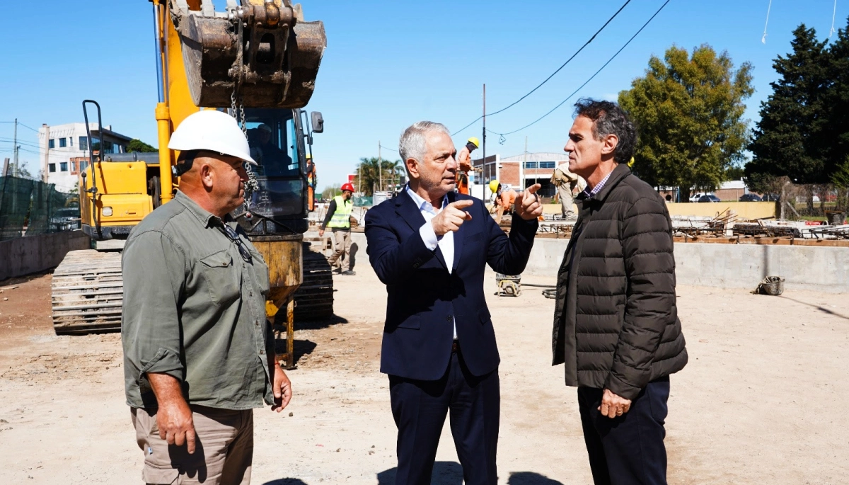 Acceso clave para La Plata: Alak y Katopodis supervisaron las obras del puente del Arroyo El Gato