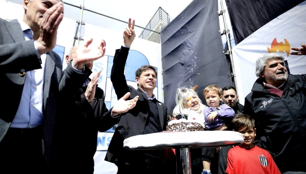 Kicillof festeja su cumpleaños en Estados Unidos y recibió afecto en redes