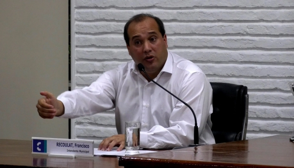 Un dúo de intendentes radicales se sumaron a la presión para que Kicillof presente el Presupuesto 2026