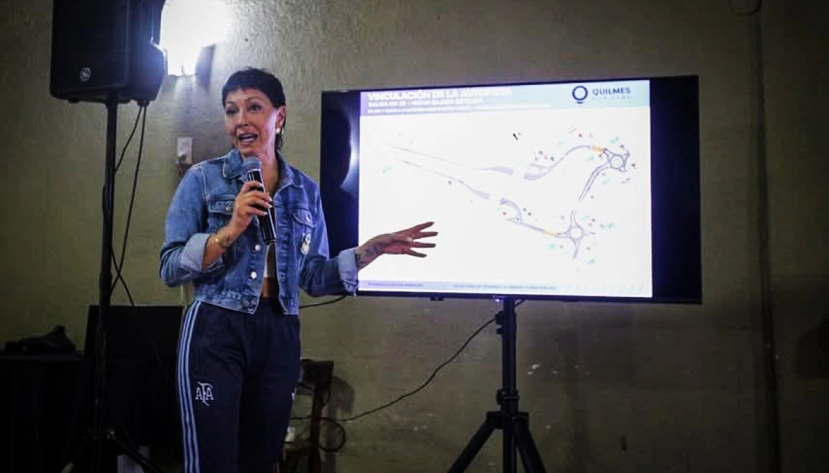 Mayra Mendoza anunció la construcción de una nueva subida de la autopista Buenos Aires-La Plata