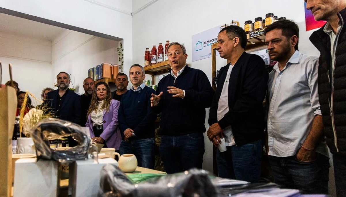Cascallares y Larroque inauguraron el “Almacén de la Comunidad” en Almirante Brown