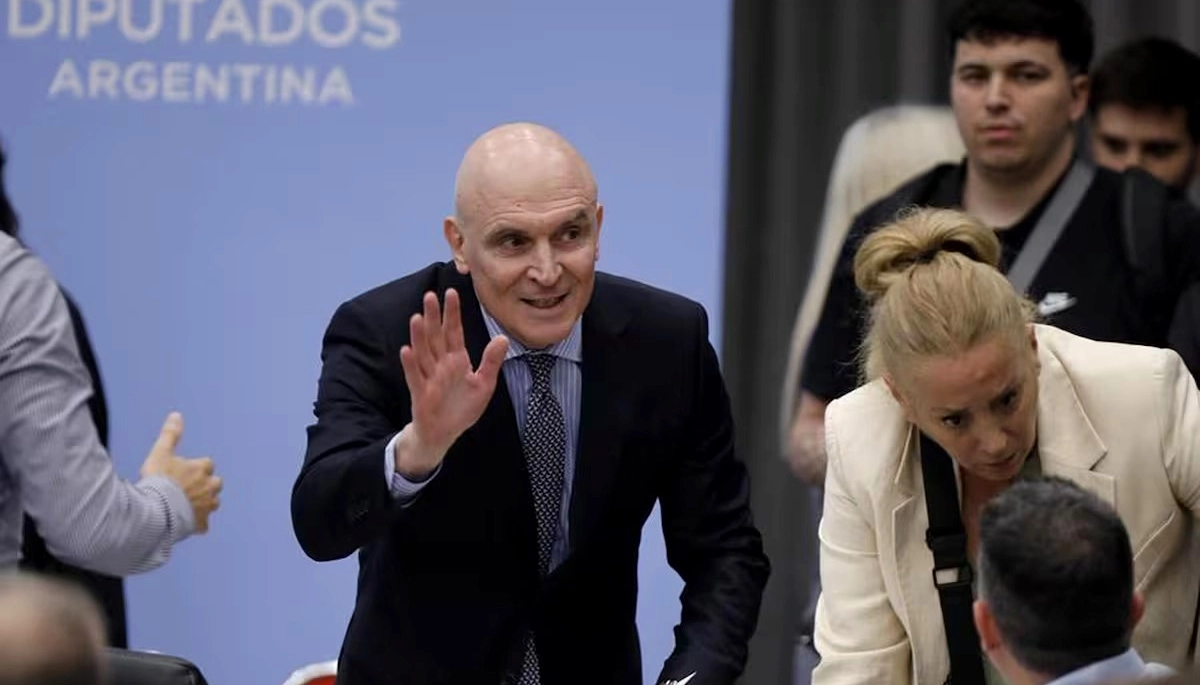 Cómo reaccionó la política bonaerense tras la baja de Espert y la asunción de Santilli