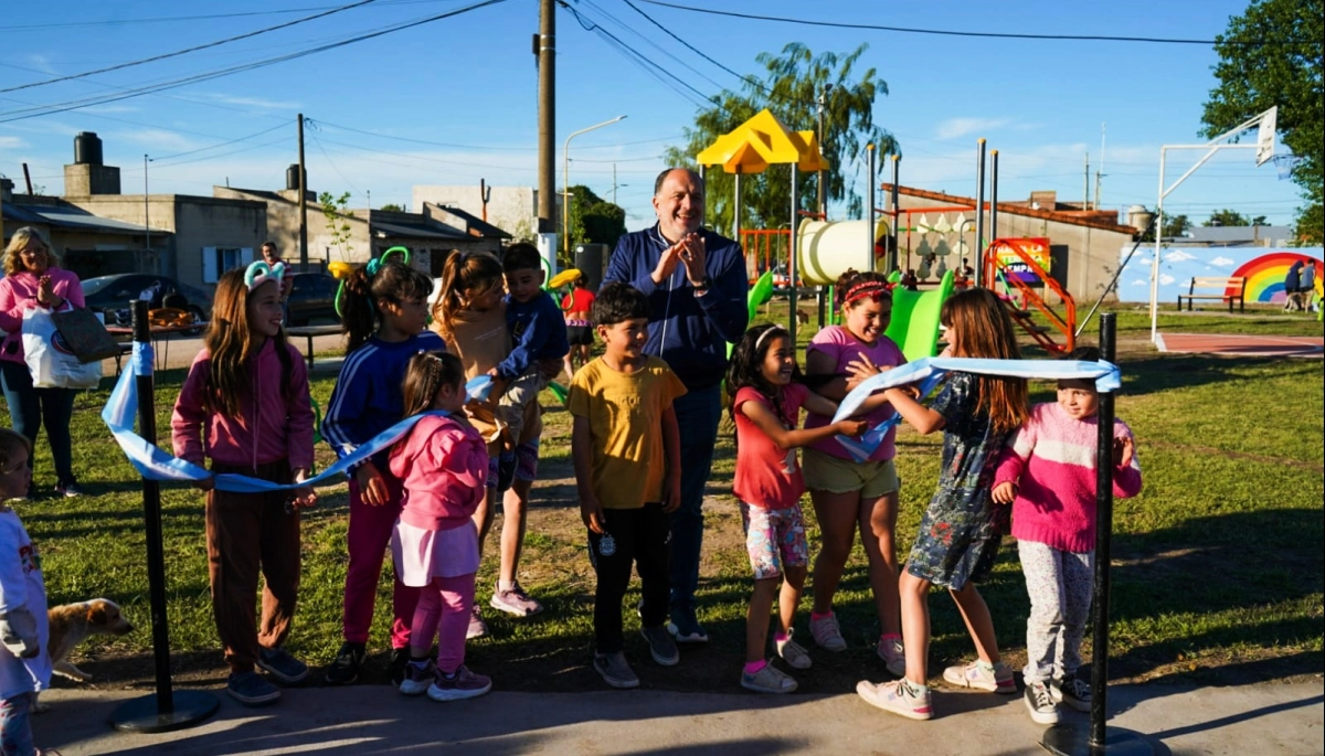 Tres Arroyos inauguró la nueva plaza del Barrio Municipal – Un sueño de la niñez hecho realidad