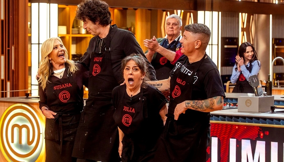 Quién fue el primer eliminado de MasterChef Celebrity 2025 y qué participante renunció al programa