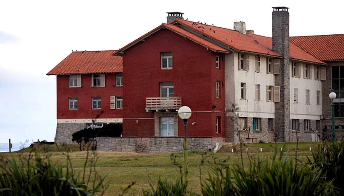 Con menos poder adquisitivo, el Gobierno bonaerense relanza el turismo social y apunta a recuperar Chapadmalal