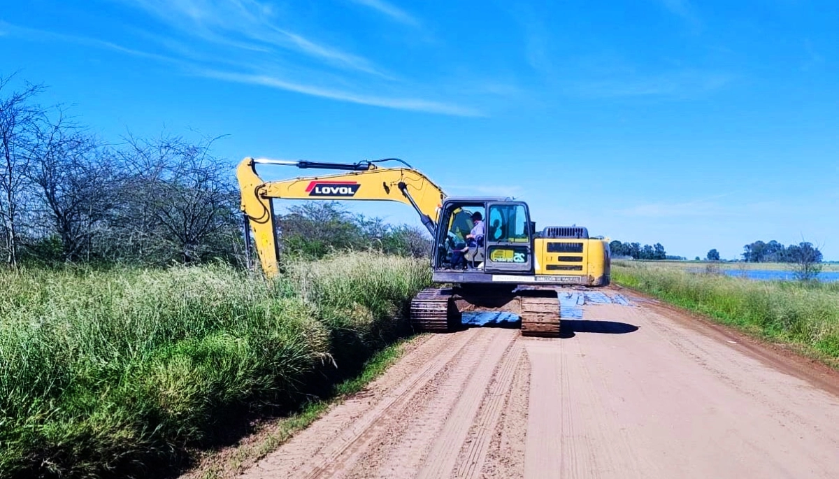 25 de Mayo intensifica los trabajos de vialidad en distintos puntos del distrito ante la crisis hídrica
