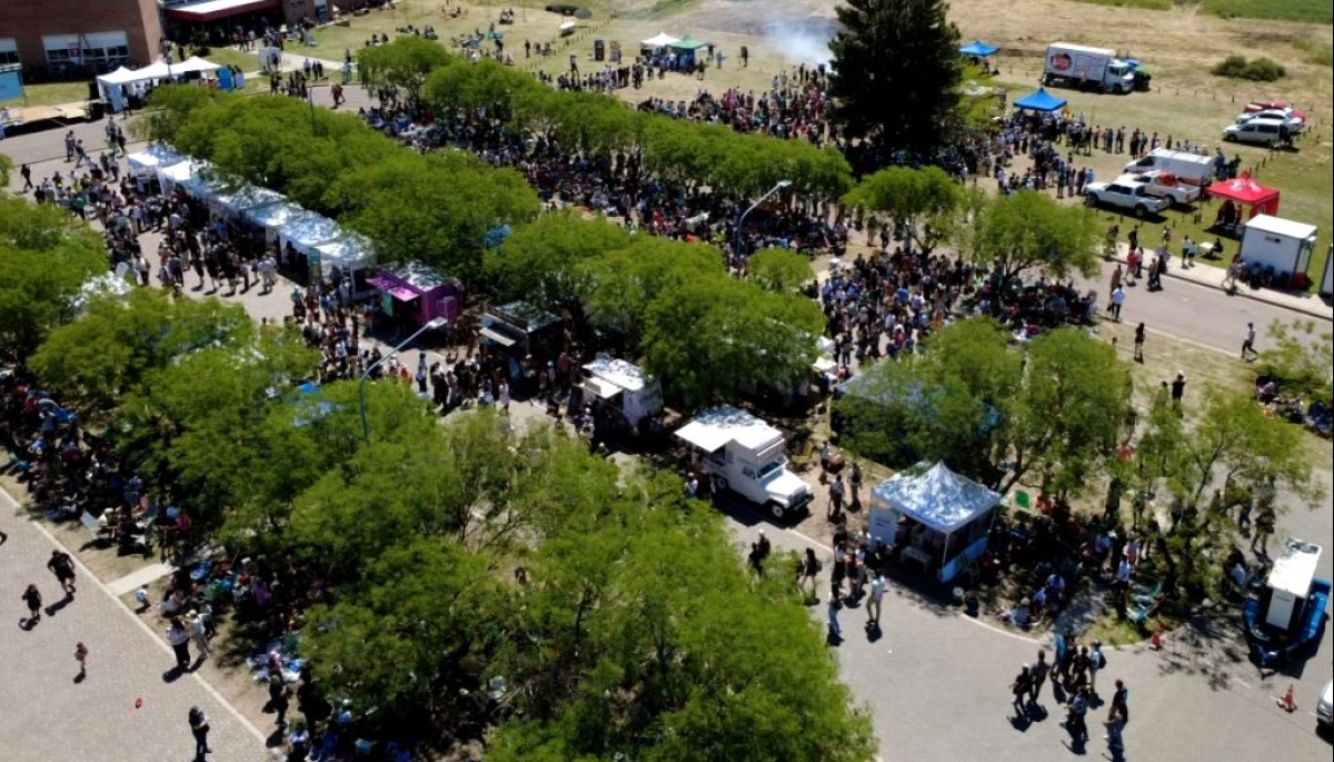 Desde Bahía Blanca, Tres Arroyos brilla en el 1° Encuentro de Fiestas Gastronómicas del Sudoeste