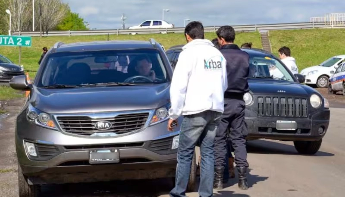 El Gobierno de Kicillof baja la patente automotor: tres de cada cuatro bonaerenses pagarán menos