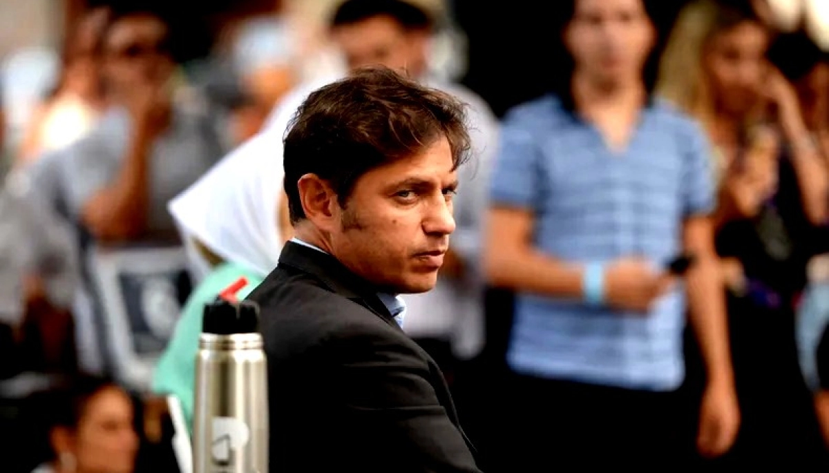 Mientras el kicillofismo presiona para modificar el Gabinete, Quintela echó a todos sus ministros