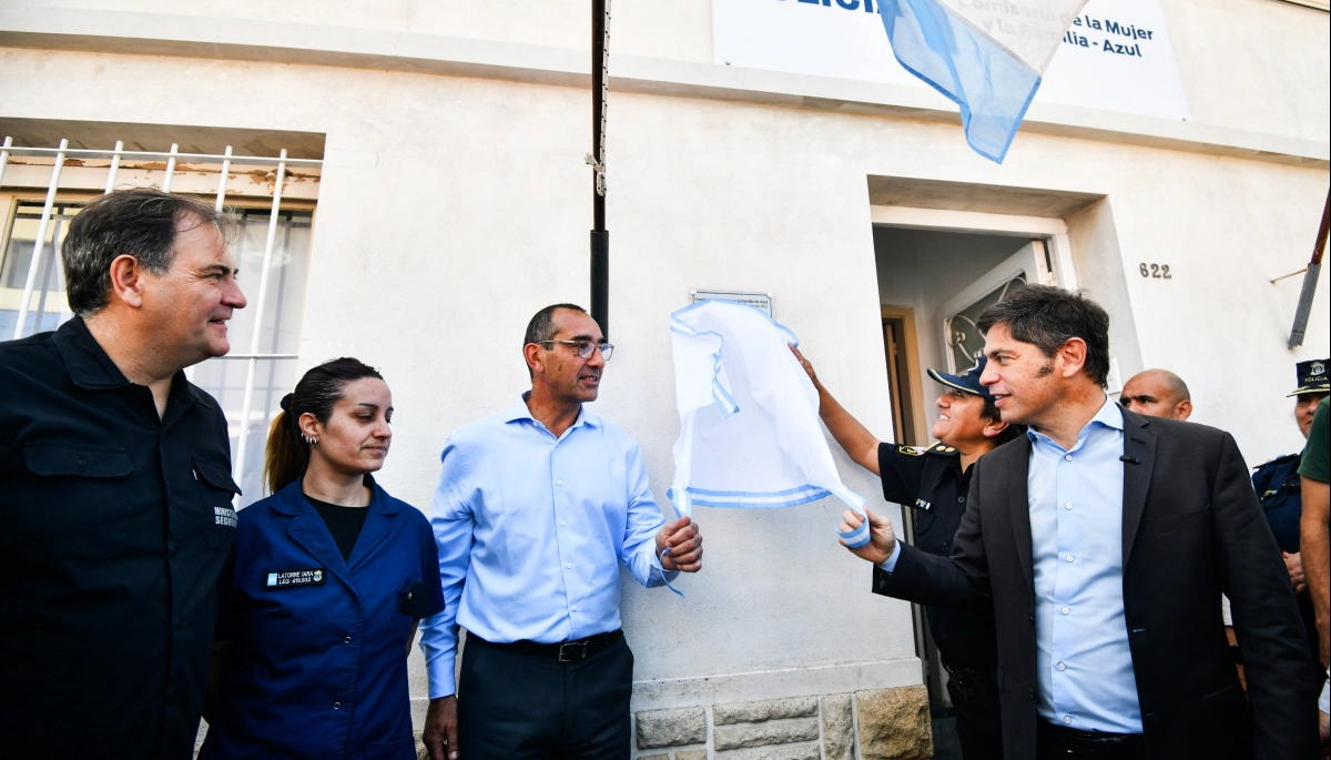 Kicillof visitó Azul e inauguró el nuevo edificio de la Comisaría de la Mujer y Familia