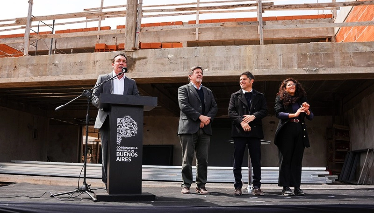 Educación: Watson verificó la construcción de una obra escolar histórica para Florencio Varela