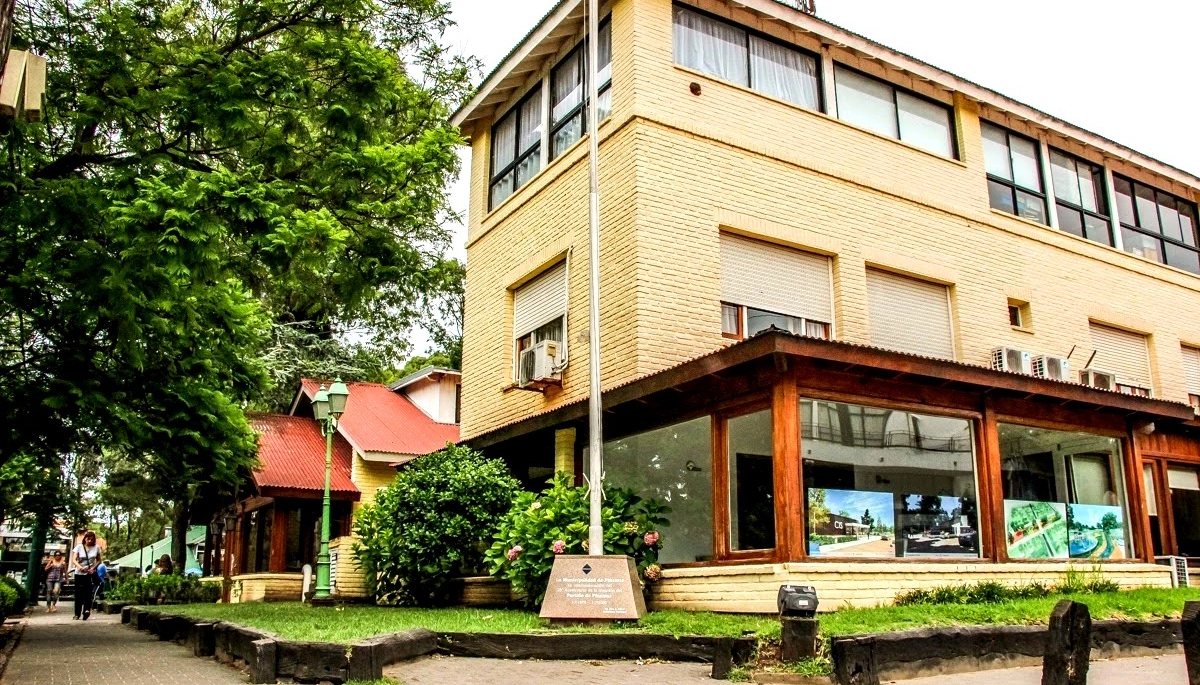 Denuncia penal, presunto robo millonario y un intendente en silencio: el escándalo que sacude a Pinamar