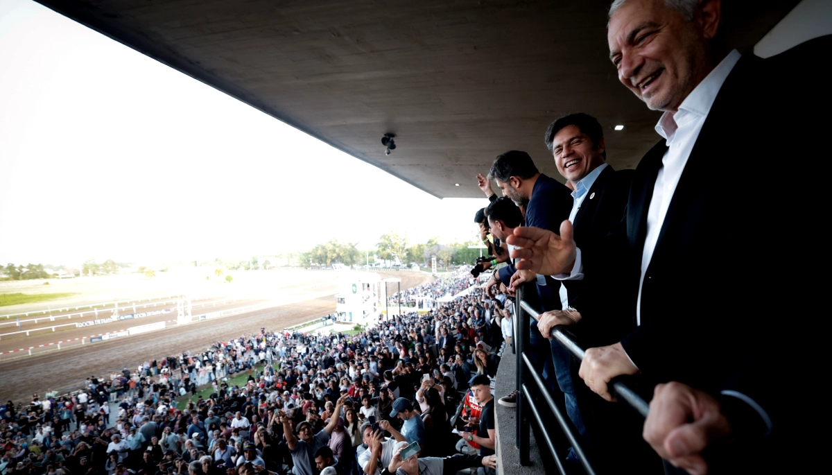 Kicillof en la pista: junto Alak, festejaron el aniversario de La Plata en el Hipódromo y la municipalidad