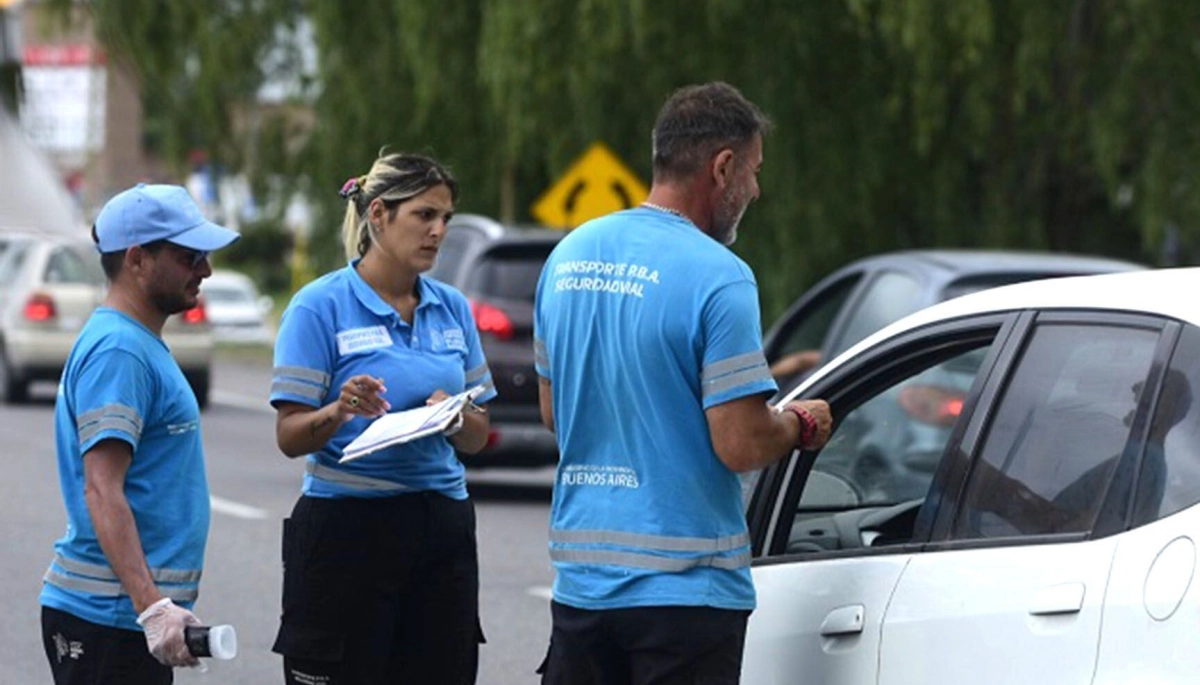 Agentes de Seguridad Vial persiguieron e interceptaron un vehículo con patente adulterada