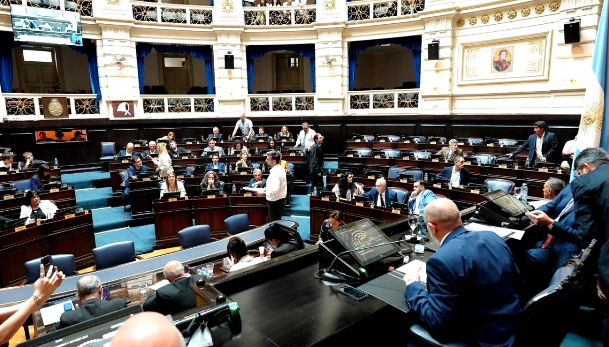 Supermiércoles lleno de negociaciones, la Legislatura bonaerense aprobó Presupuesto y Ley Impositiva 2026 de Kicillof