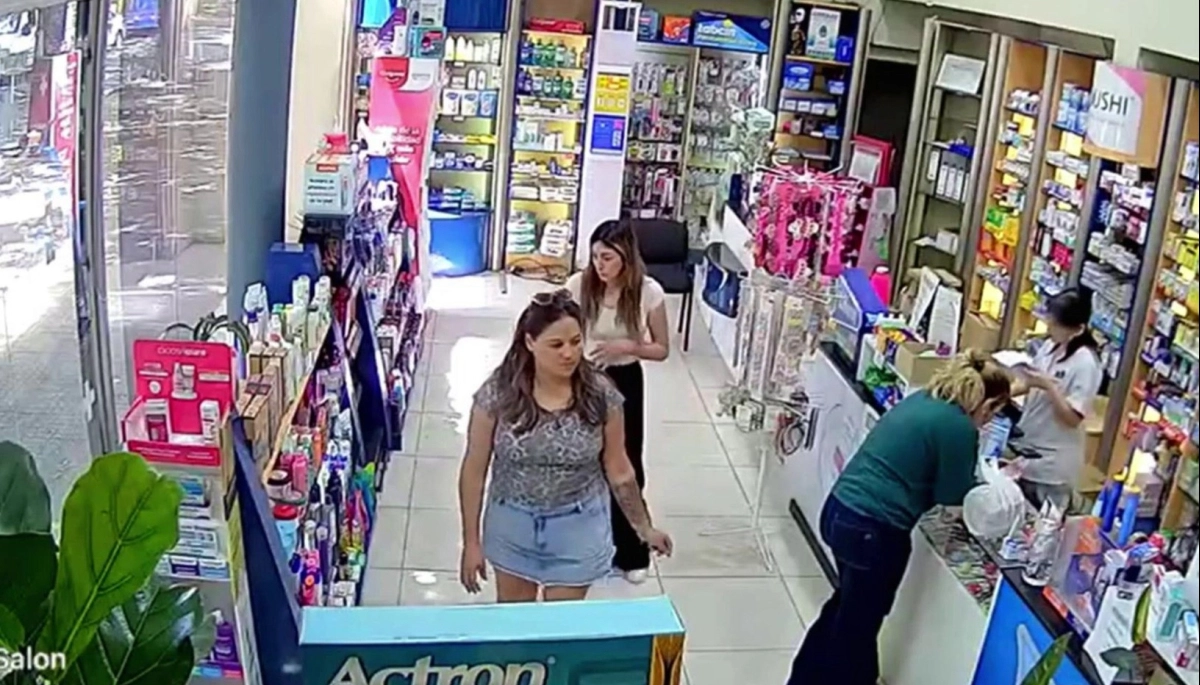 Reaparecieron las "mecheras del palazzo" y robaron otra farmacia de La Plata