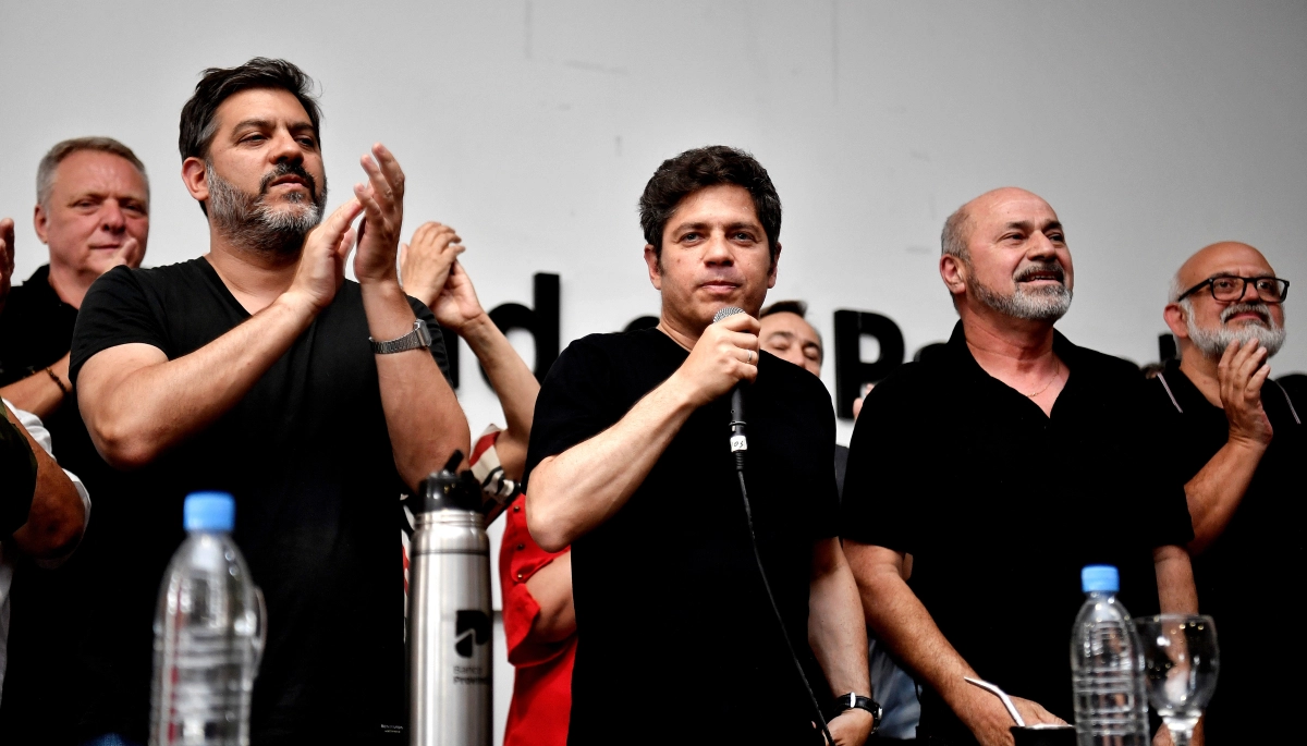 En medio de otra interna peronista, Kicillof aplaudió la arenga de Secco de cara a la carrera presidencial de 2027