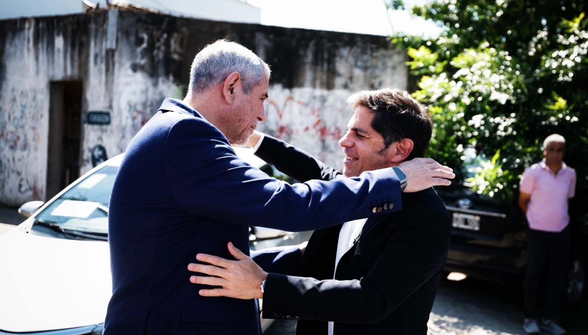 Kicillof aterrizó en Avellaneda y entregó 30 nuevos patrulleros para fortalecer la seguridad