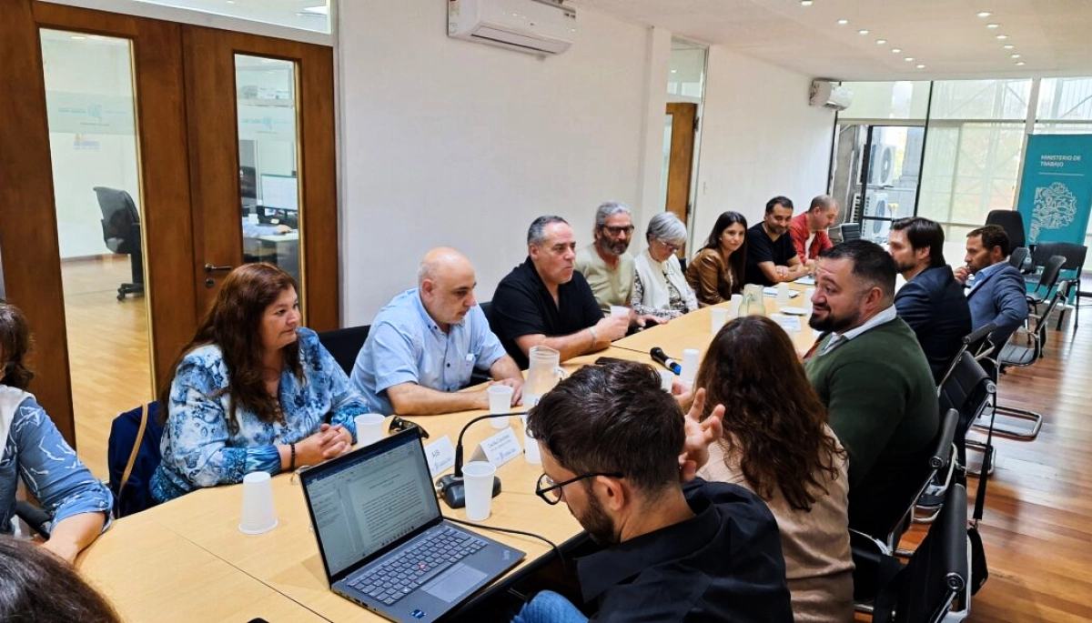 Otro gremio presiona a Kicillof y le exige reactivar la negociación salarial 2025