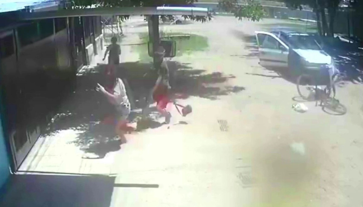 Madrugaron para robar y atacaron a las clientas de una panadería en Merlo