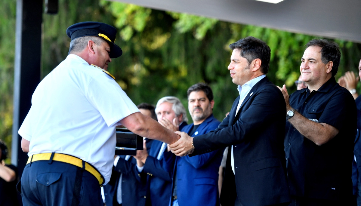 Desde la Vucetich, Kicillof participó del egreso de policías y los consideró como “parte del pueblo”