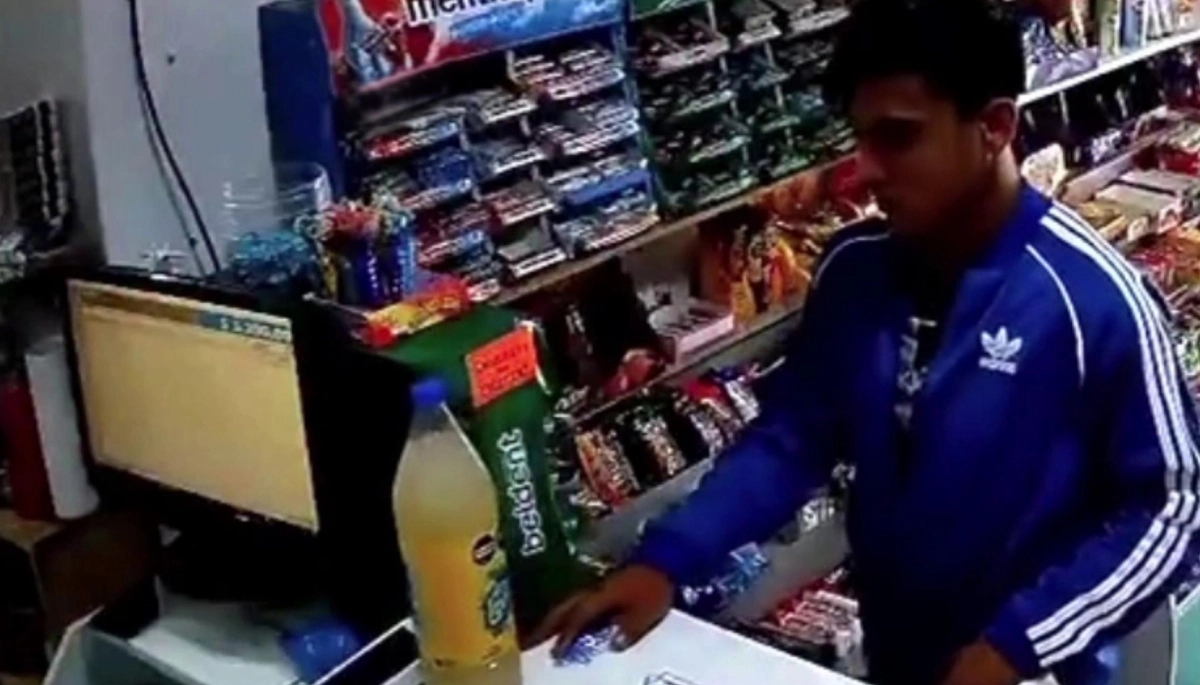 Kiosquera golpeada durante un violento asalto en el centro de La Plata