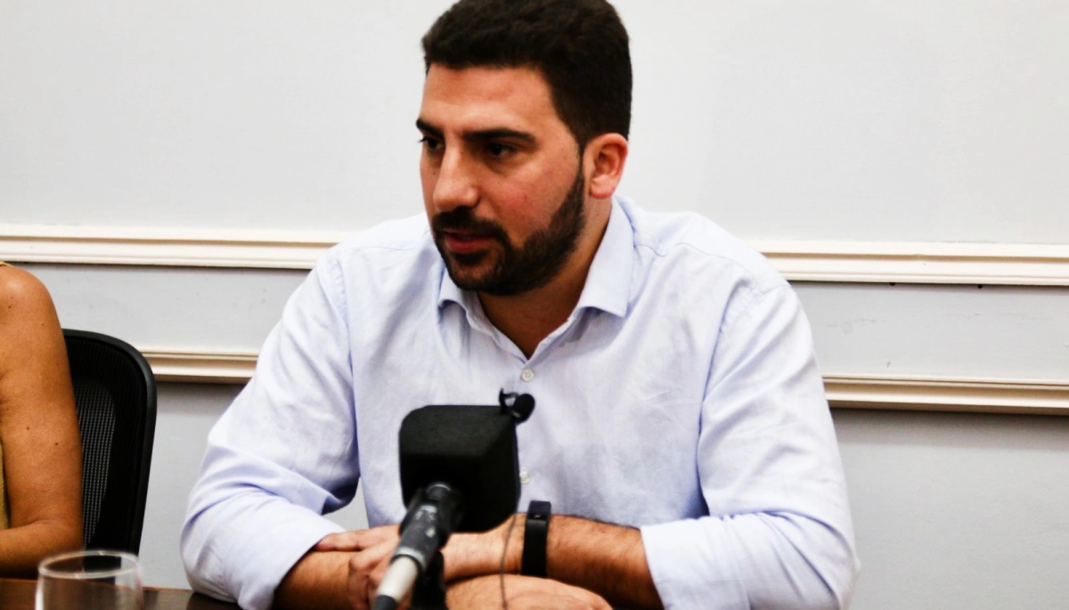 Antes de Navidad: 25 de Mayo pagó un bono de 100 mil pesos junto con las horas extras a municipales