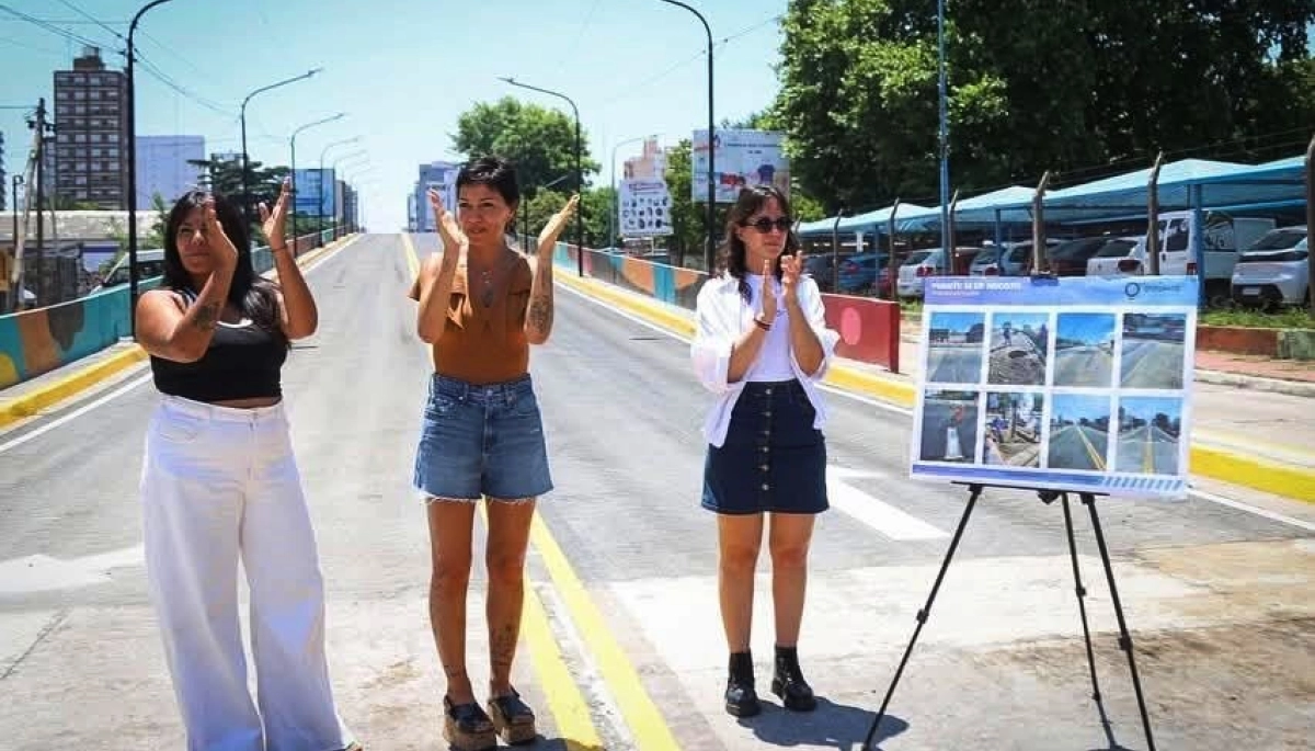 Mayra Mendoza y Mieri supervisaron la puesta en funcionamiento del puente 14 de agosto